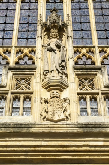 Statue of King Henry VII, frontage of Bath Abbey church, city of Bath, north east Somerset,