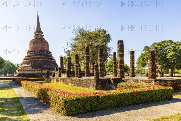 Historic temple tower, Prang, Buddhist temple complex, historical park, Sukhothai, Sukhothai