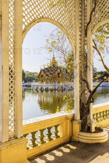 Garden pavilion, open gilded pavilion at the back, Buddhist temple complex, Thai King's Summer