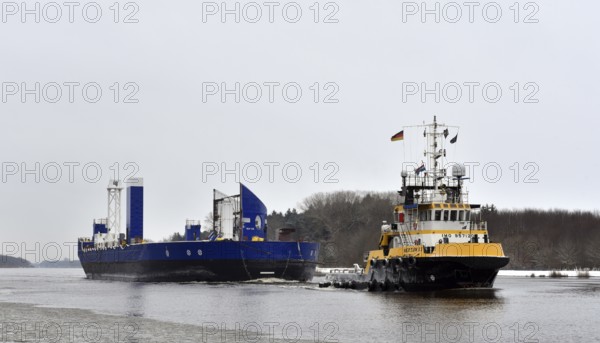 NEPTUN 11 tug a new ship in the icy Kiel Canal, NOK, Kielkanal, Kielcanal, Schleswig-Holstein,