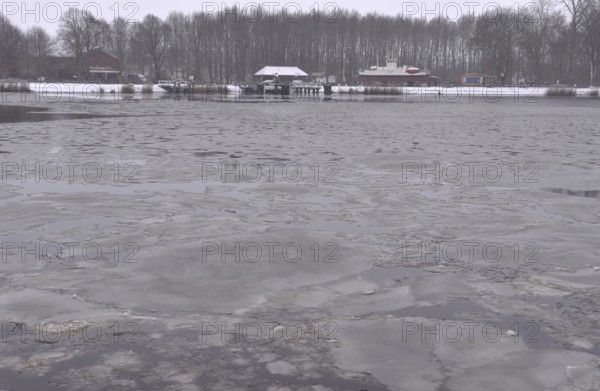 The icy Kiel Canal near Fischerhütte, NOK, Kielkanal, Kielcanal, Schleswig-Holstein, Germany