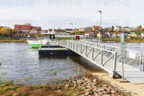 Elbe ferry between Diesbar-Seußlitz and Niederlommatzsch, Diesbar-Seußlitz ferry terminal, Saxony,
