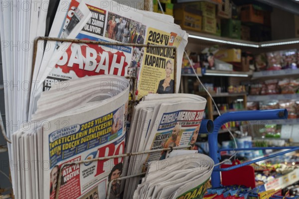Istanbul, Turkey. January 3rd 2025. Turkish newspapers for sale outside a kiosk in the Karakoy