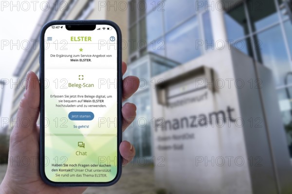 Complete symbol, income tax return via an app, MeinElster+, certain population groups can file