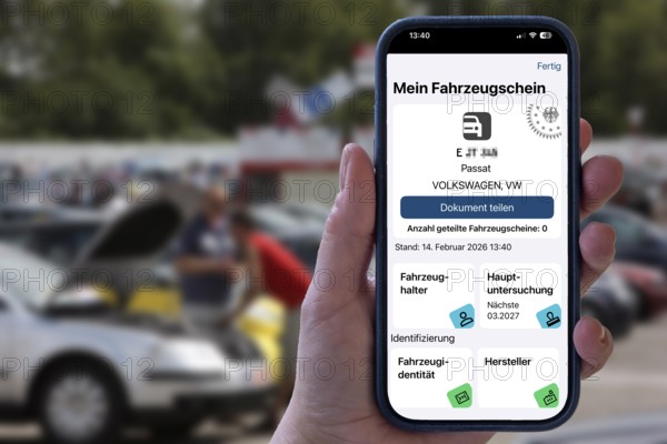 Symbolic image, digital vehicle license, in the i-car app of the Federal Motor Transport Authority,