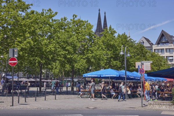 Outdoor area of a restaurant, Augustiner am Heumarkt, general architecture, lantern, church tower,