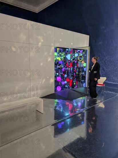 Immersive art installation Infinity Room, colorful polka dots, dots, spheres, Japanese artist Yayoi