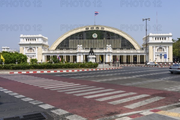 Bangkok, Thailand. February 16th 2025. Architecture of the Hua Lamphong Railway Station, Bangkok,