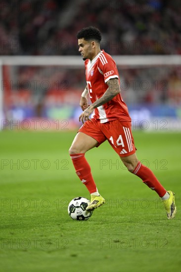 Luis Diaz FC Bayern Munich FCB (14) Action on the ball Football Bundesliga, DFB Cup, Allianz Arena,