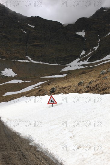 Transfogarasan Highway, Transfagarasan, connects the Arges Valley in Great Wallachia with the Olt