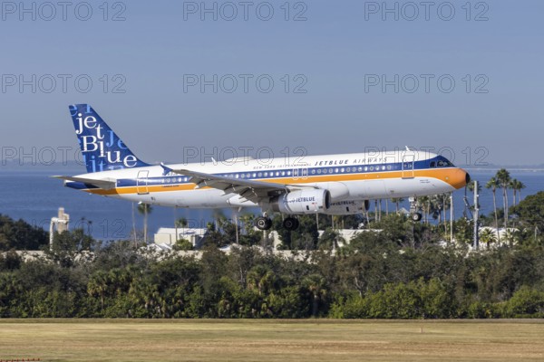 An Airbus A320 JetBlue Airways aircraft with the license plate N763JB and the What's Old is Blue
