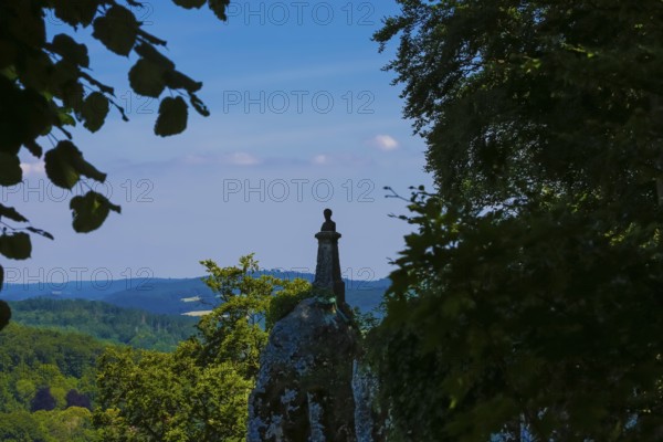 Wilhelm Hauff monument, rocks above the Echaz Valley, monument from 1839, obelisk with bronze bust,