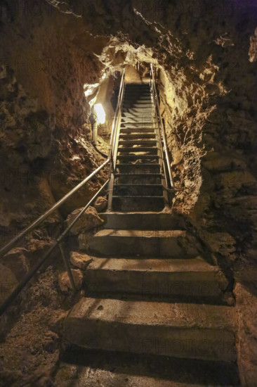 Tiefenhöhle Laichingen, Schachthöhle, karst object, rock, staircase, Laichingen, Swabian Jura,