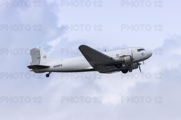 A Florida Air Cargo Douglas DC-3C aircraft with the license plate N138FS at Fort Lauderdale
