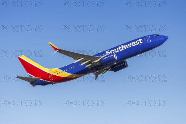 A Southwest Airlines Boeing 737-800 aircraft with license plate N8571Z at Phoenix airport, United