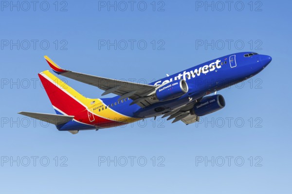 A Southwest Airlines Boeing 737-700 aircraft with the license plate N240WN at Phoenix airport, USA
