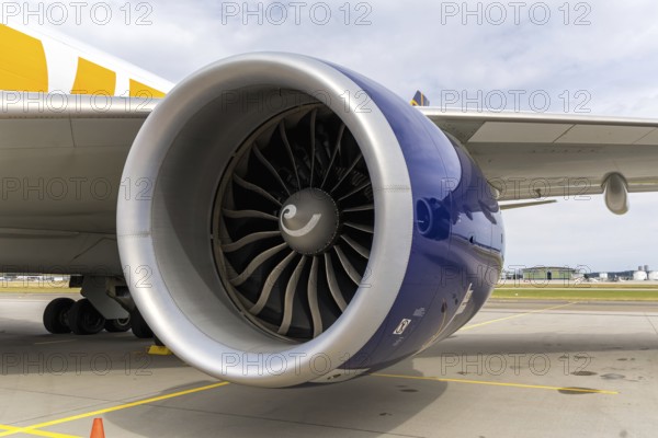 General Electric GenX engine on an Atlas Air Boeing 747-8F aircraft with the license plate N860GT