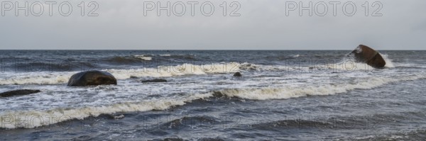Surf on Schwanenstein, boulder in the sea, Hankenufer, Lohme, Jasmund, Rügen, island, Baltic Sea,