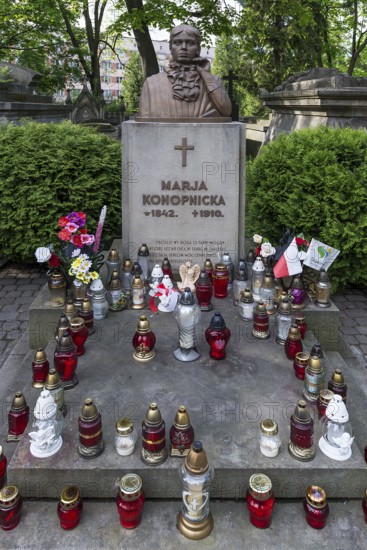 Grave of Polish author Maria Konopnicka, 1842-1910, Lützenhofer cemetery Lychakivsky cemetery,