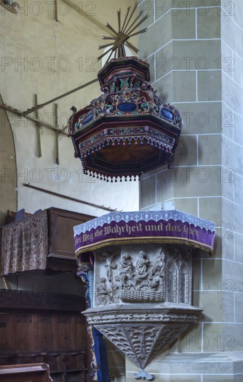 Pulpit, base from 1596, the sound cover is baroque from 1754, three-nave hall church, Birthälm