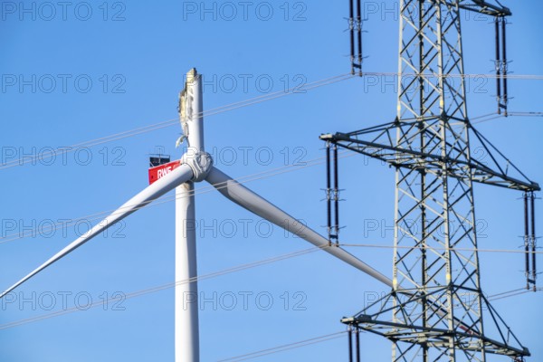 Defective wind turbine, bent rotor blade, in the Bedburg A44n wind farm, in the Garzweiler