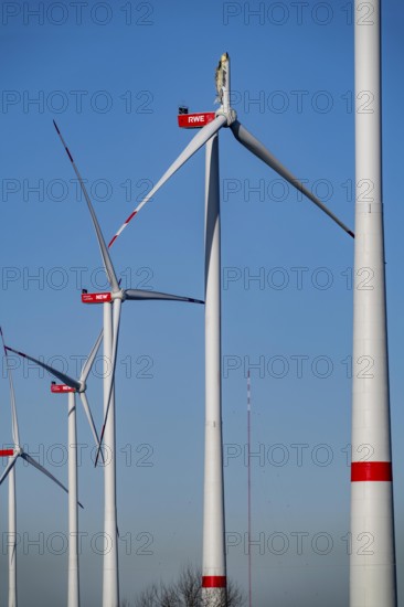 Defective wind turbine, bent rotor blade, in the Bedburg A44n wind farm, in the Garzweiler