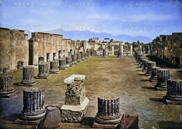 Historic photo (ca 1880) der Ruinen von Pompeii, die Basilika, Italien / Historic photo of Ruins of