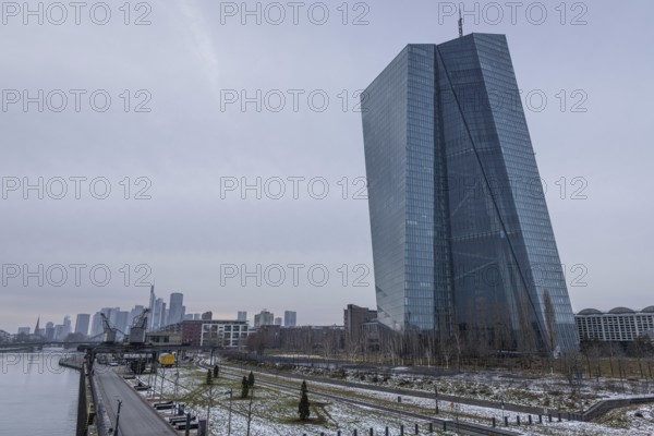 The snow in front of the European Central Bank (ECB) in Frankfurt am Main begins to melt, Frankfurt