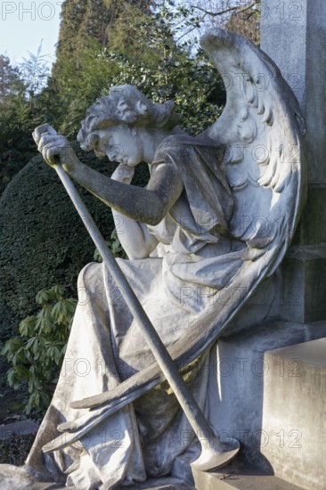 Tomb of painter Andreas Achenbach, grave angel of sculptor Karl Janssen, Nordfriedhof Düsseldorf,