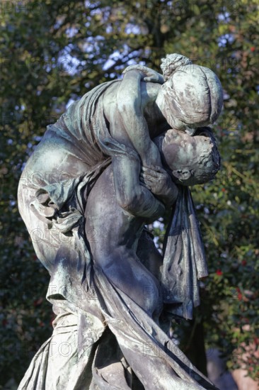 Grave sculpture Reunion by sculptor Friedrich Coubillier, Schiess Pfeifer Historical Grave Site,
