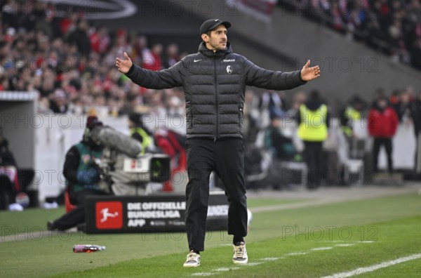 Coach coach Julian Schuster SC Freiburg SCF on the sidelines gesture gesture soccer Bundesliga,