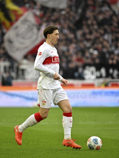 Angelo Stiller VfB Stuttgart (06) Action on the ball Football Bundesliga, MHPArena, MHP Arena