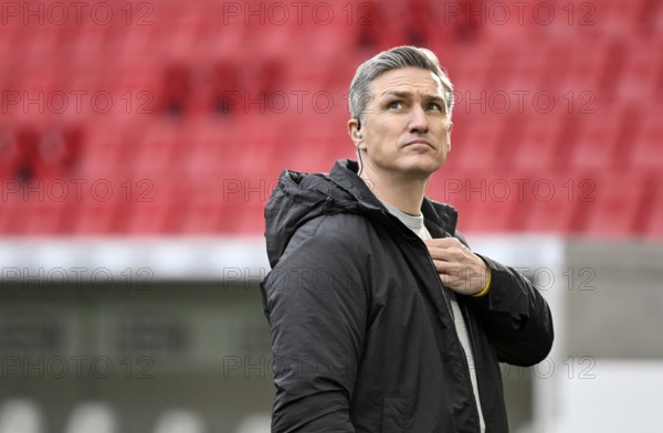 TV expert DAZN Tobias Schweinsteiger, soccer Bundesliga, MHPArena, MHP Arena Stuttgart,