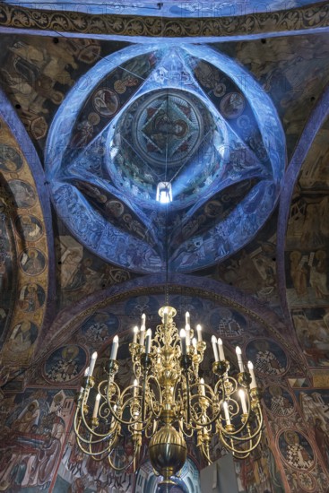 Candlesticks and frescoes in the dome of the Vorone? monastery church, 1547, Vorone?, Buckowina,