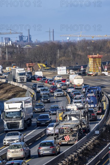A3 motorway at the Duisburg-Kaiserberg interchange, constricted lanes, heavy traffic, complete