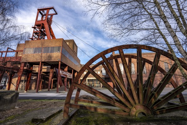 Zollverein colliery, 1/2/8 mine, shaft 1 strut conveyor scaffolding, pulleys, UNESCO World Heritage
