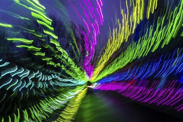 Light, tunnel, in motion, light tunnel, changes light color, light installation at park lights in