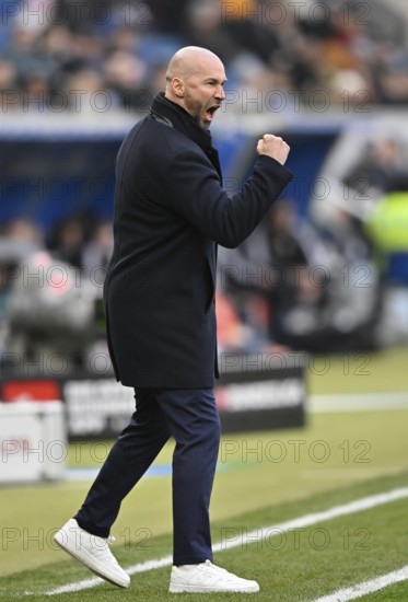 Coach coach Christian Ilzer TSG 1899 Hoffenheim on the sidelines gesture gesture fist clenched