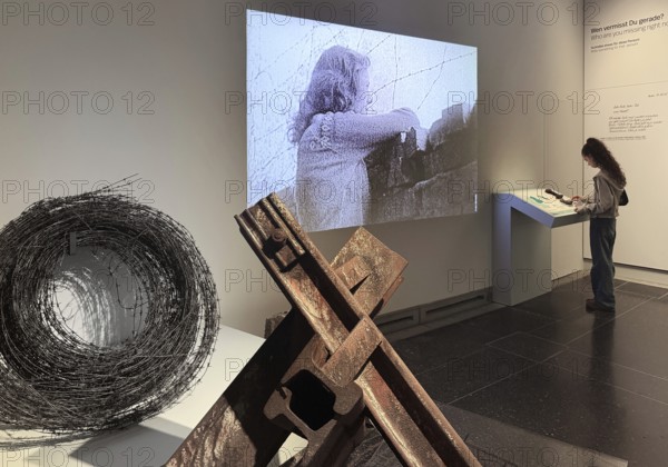 Construction of the Wall as a presentation in the House of History with original material and