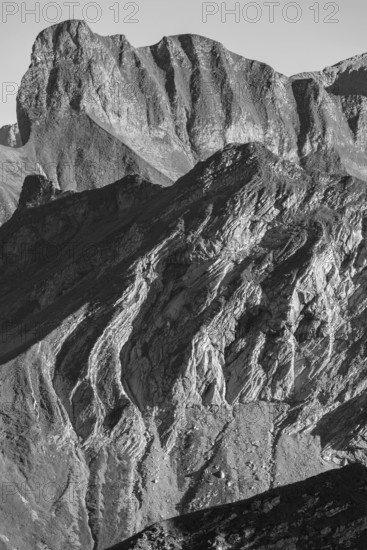Layered folds in limestone, behind the snail, 2268 m, group of thumbs, Allgäu Alps, Allgäu,