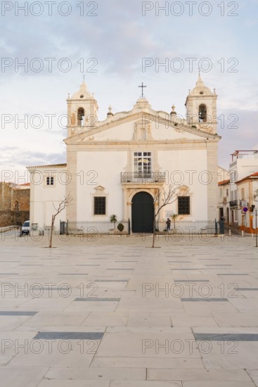 Church of Santa Maria ou da Misericordia at dusk, Praca Infante Dom Henrique, Lagos, Algarve,