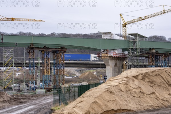 New construction of steel bridges Parts at the Duisburg-Kaiserberg motorway junction, complete