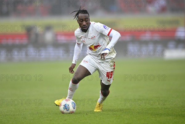 Yan Diomande RasenBallsport Leipzig RBL (49) Action on the ball Football Bundesliga, Voith-Arena,