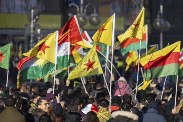 Mannheim: Kurdish demo under the slogan AGAINST OPPRESSION, INTIMIDATION, EXPULSION AND VIOLENCE
