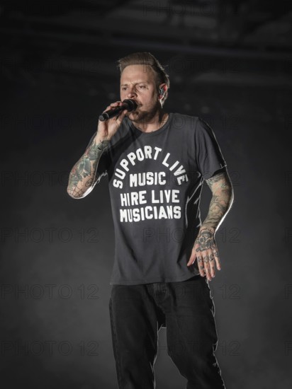 Singer Samuel David Carter from Architects live on European Tour 2026 in the Berlin Velodrome on 22