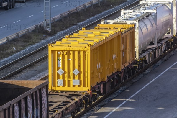 The port of Mannheim is one of the most important inland ports in Europe. The harbor basins stretch