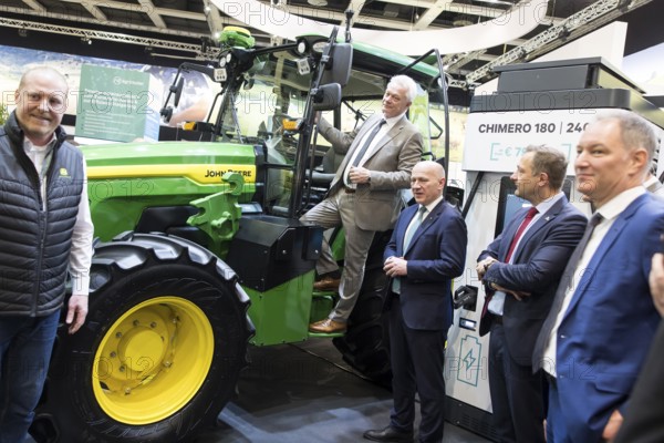 Alios Rainer (Federal Minister of Agriculture, Food and Home Affairs) and Kai Wegner (Governing