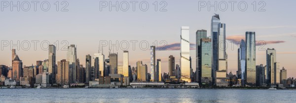 Hudson Yards sunset skyline, Weehawken Waterfront Park, Hoboken, New York, USA