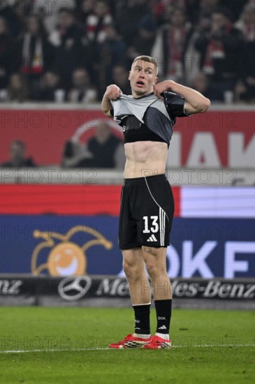 Rasmus Kristensen Eintracht Frankfurt SGE (13) disappointed MHPArena, MHP Arena Stuttgart,