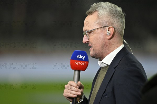 CEO Alexander Wehrle VfB Stuttgart interviewed microphone microphone logo SKY MHPArena, MHP Arena